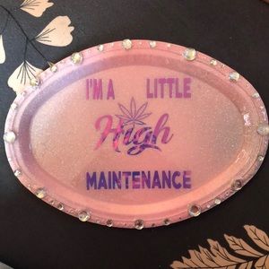 Holographic rolling tray